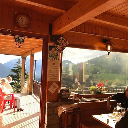 Rifugio Stella Alpina Hotell Saviore dell'Adamello Exteriör bild