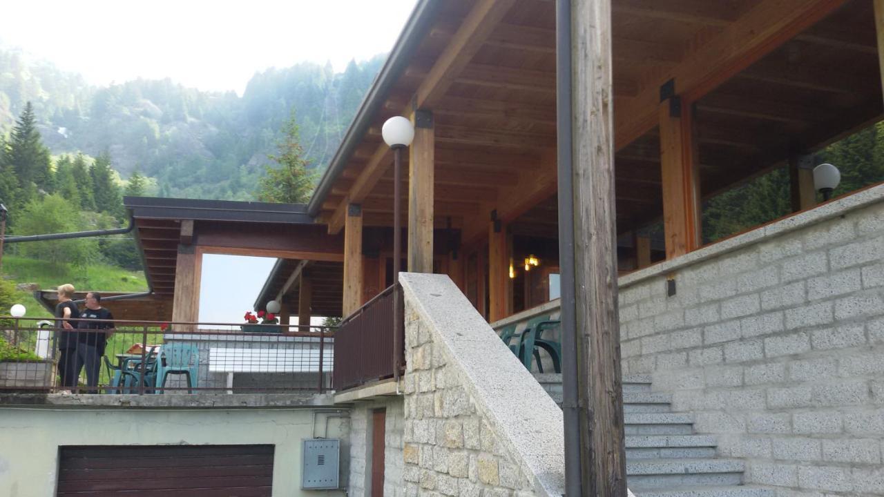 Rifugio Stella Alpina Hotell Saviore dell'Adamello Exteriör bild