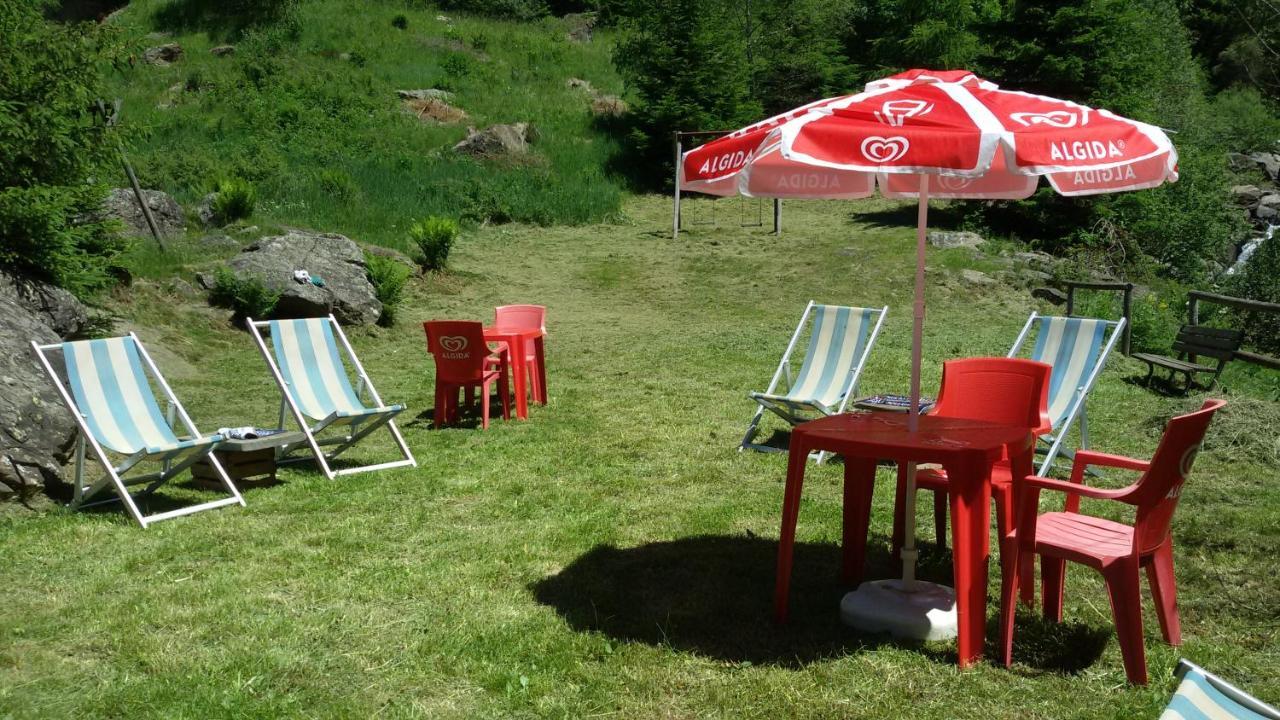 Rifugio Stella Alpina Hotell Saviore dell'Adamello Exteriör bild