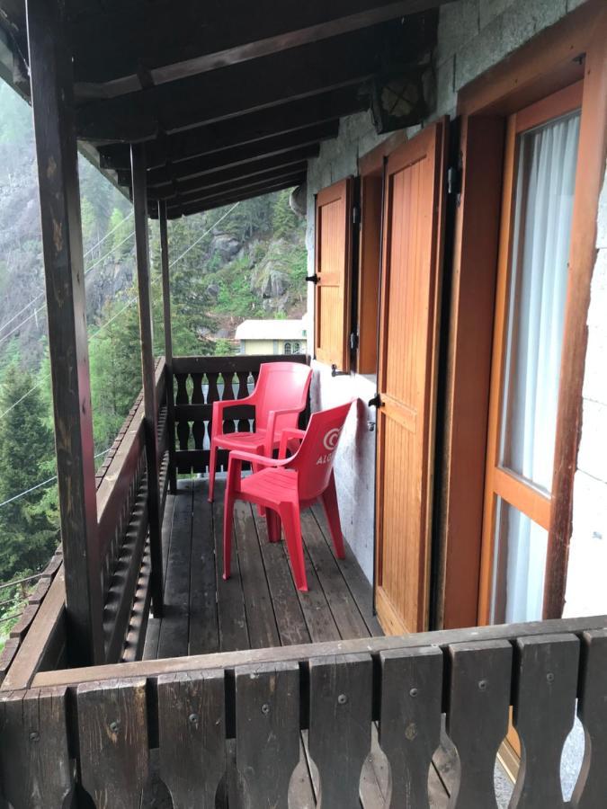 Rifugio Stella Alpina Hotell Saviore dell'Adamello Exteriör bild