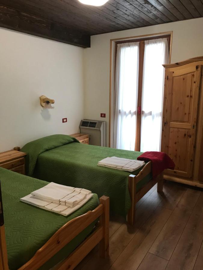 Rifugio Stella Alpina Hotell Saviore dell'Adamello Exteriör bild